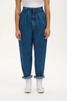 Addison - Tapered Denim Jeans in Mid Wash Blue