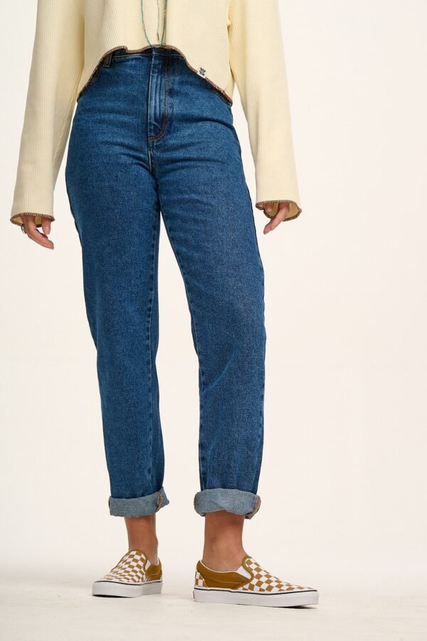 Dana - Mom Denim Jeans in Mid Wash Blue