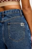 Parker - Denim Shorts in Mid Wash Blue