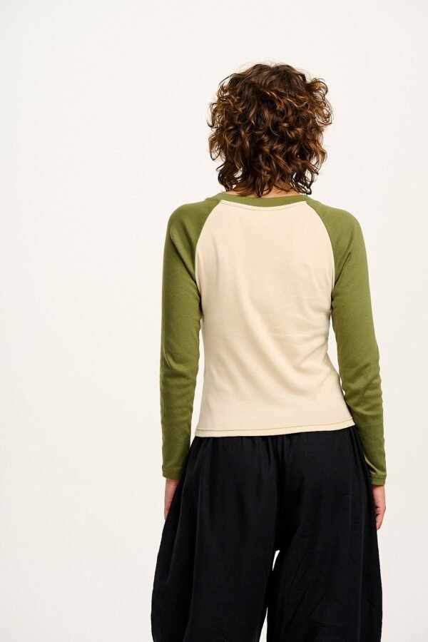 Avi - Long Sleeve Raglan Tee in Khaki & Cream Block